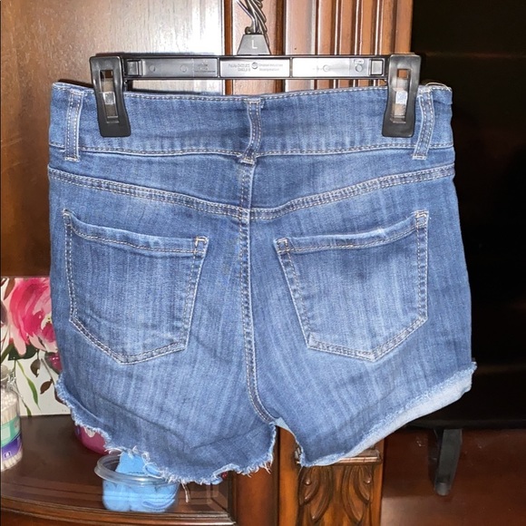 mid rise denim shorts - Picture 2 of 6